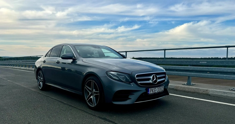 Mercedes-Benz Klasa E cena 109000 przebieg: 160800, rok produkcji 2017 z Chojna małe 67